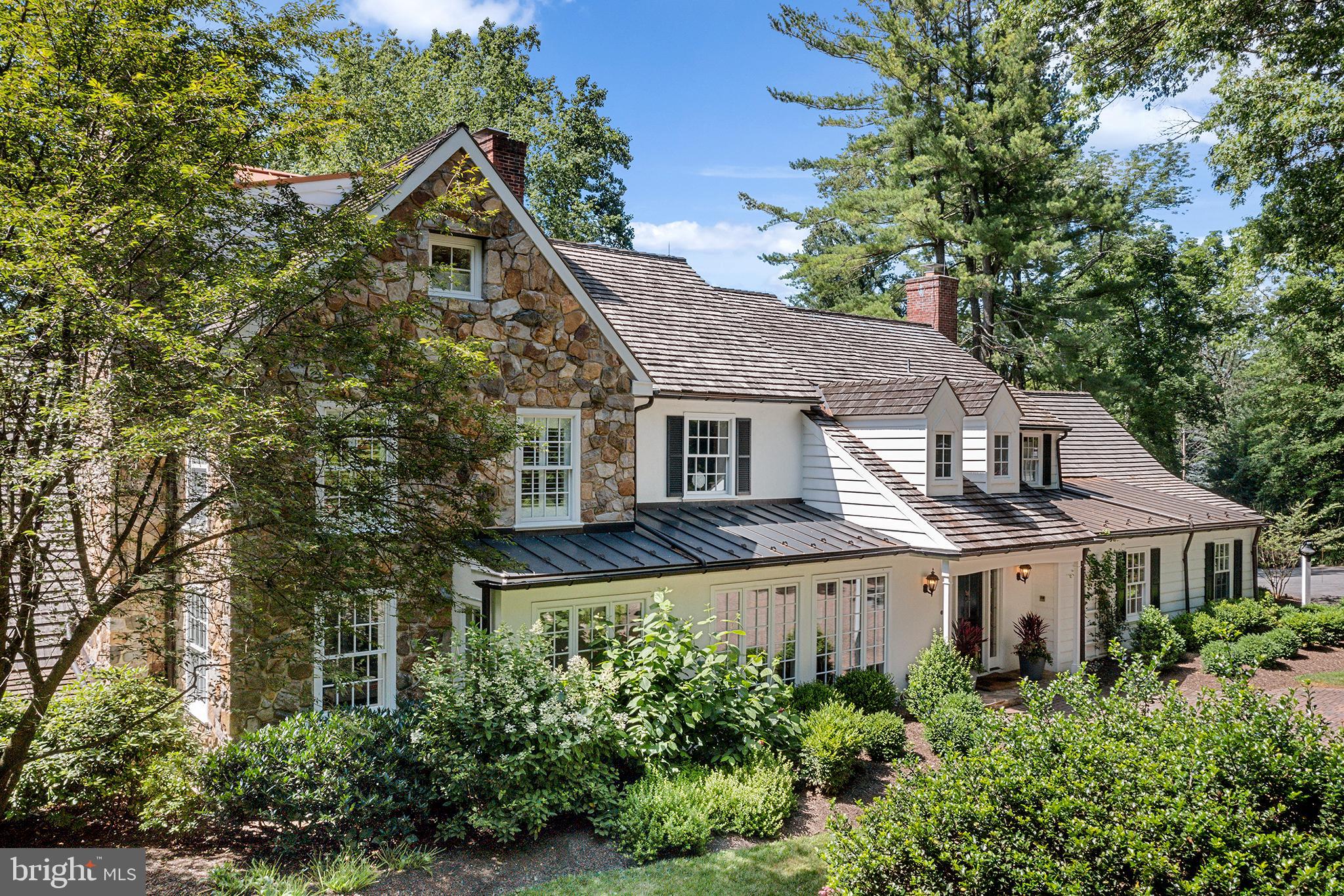 RADNOR HUNT - Residential