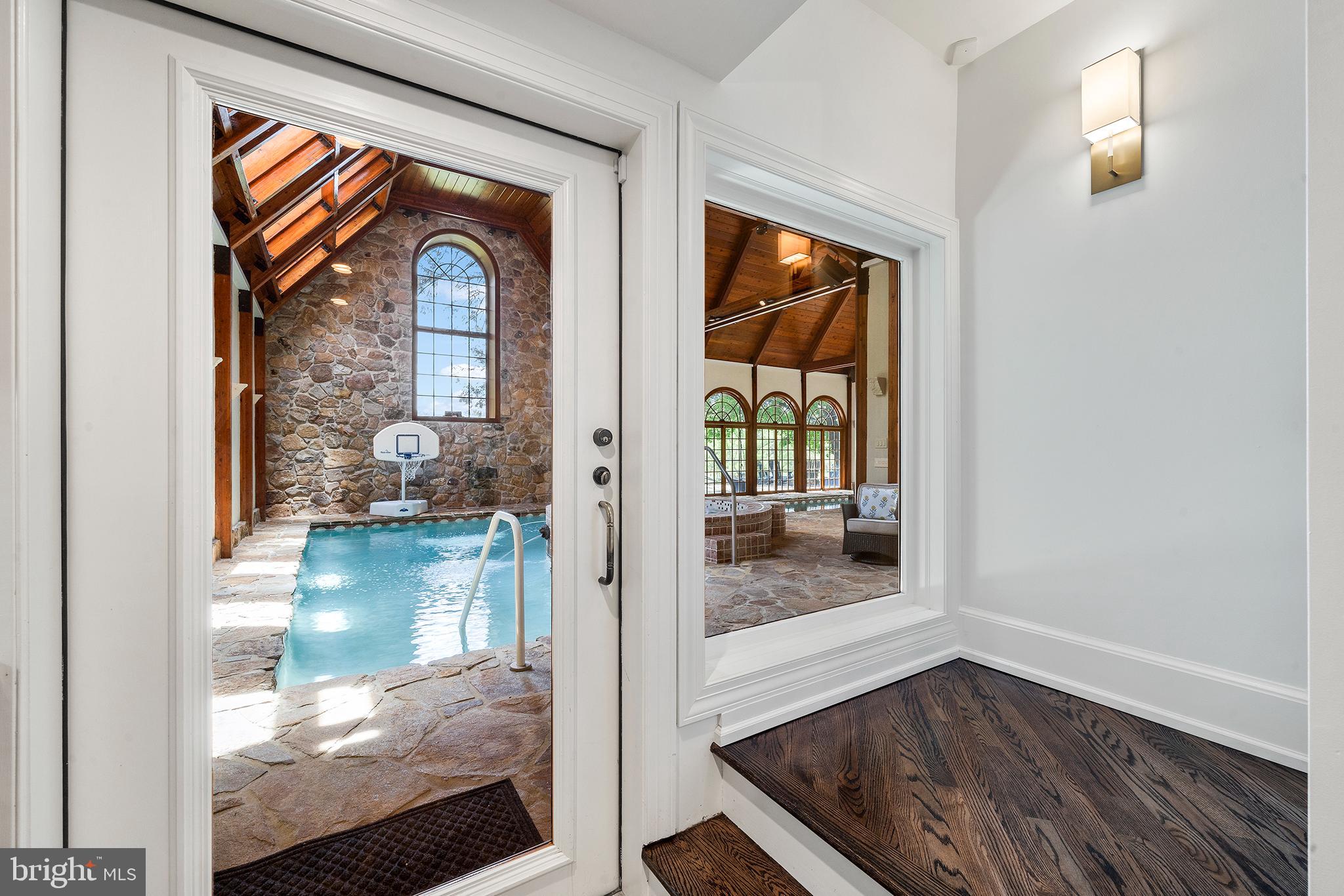 RADNOR HUNT - Residential