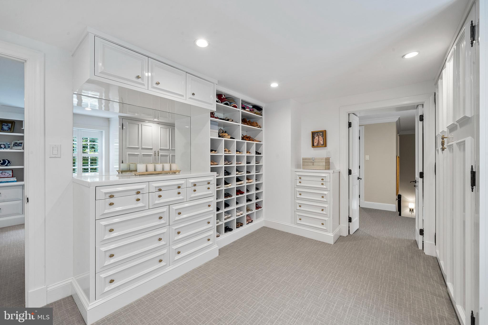 RADNOR HUNT - Residential