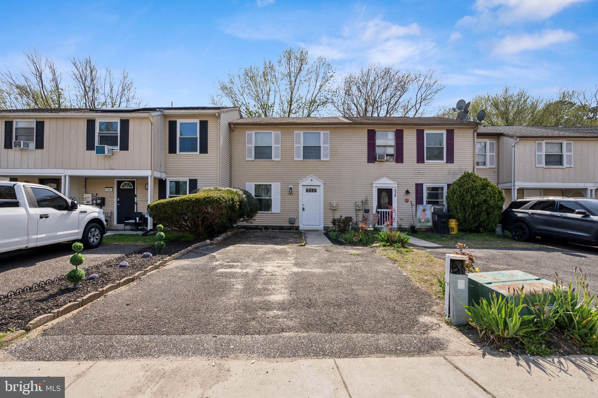 540 W LOCH LOMOND DRIVE