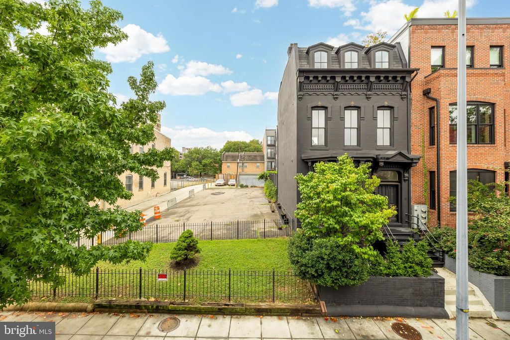 Photo of 1312 10th Street NW, WASHINGTON, DC 20001 (MLS # DCDC2225846)