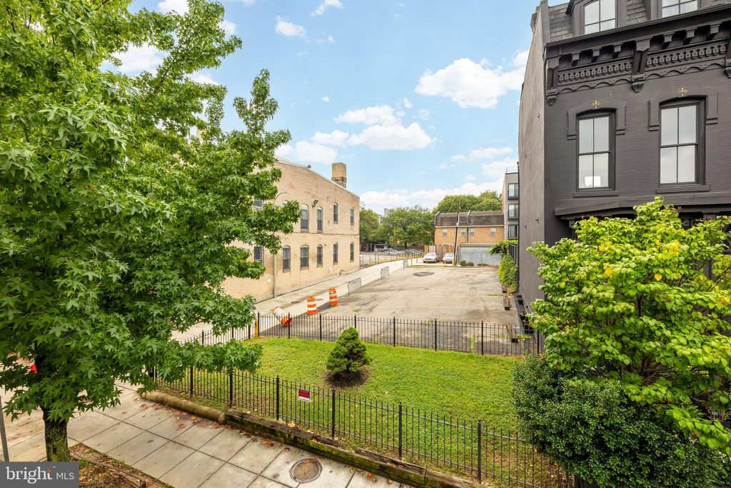 Photo of 1312 10th Street NW, WASHINGTON, DC 20001 (MLS # DCDC2225846)