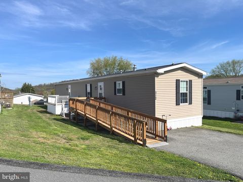 312 BLUE JAY DRIVE RED LION PA 17356