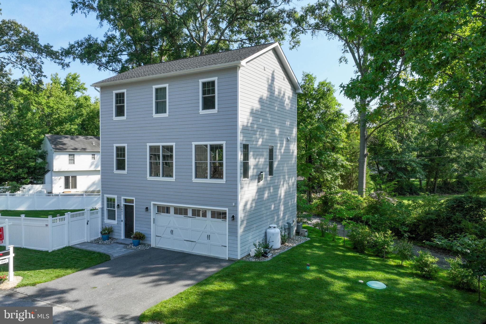 SELBY ON THE BAY - Residential