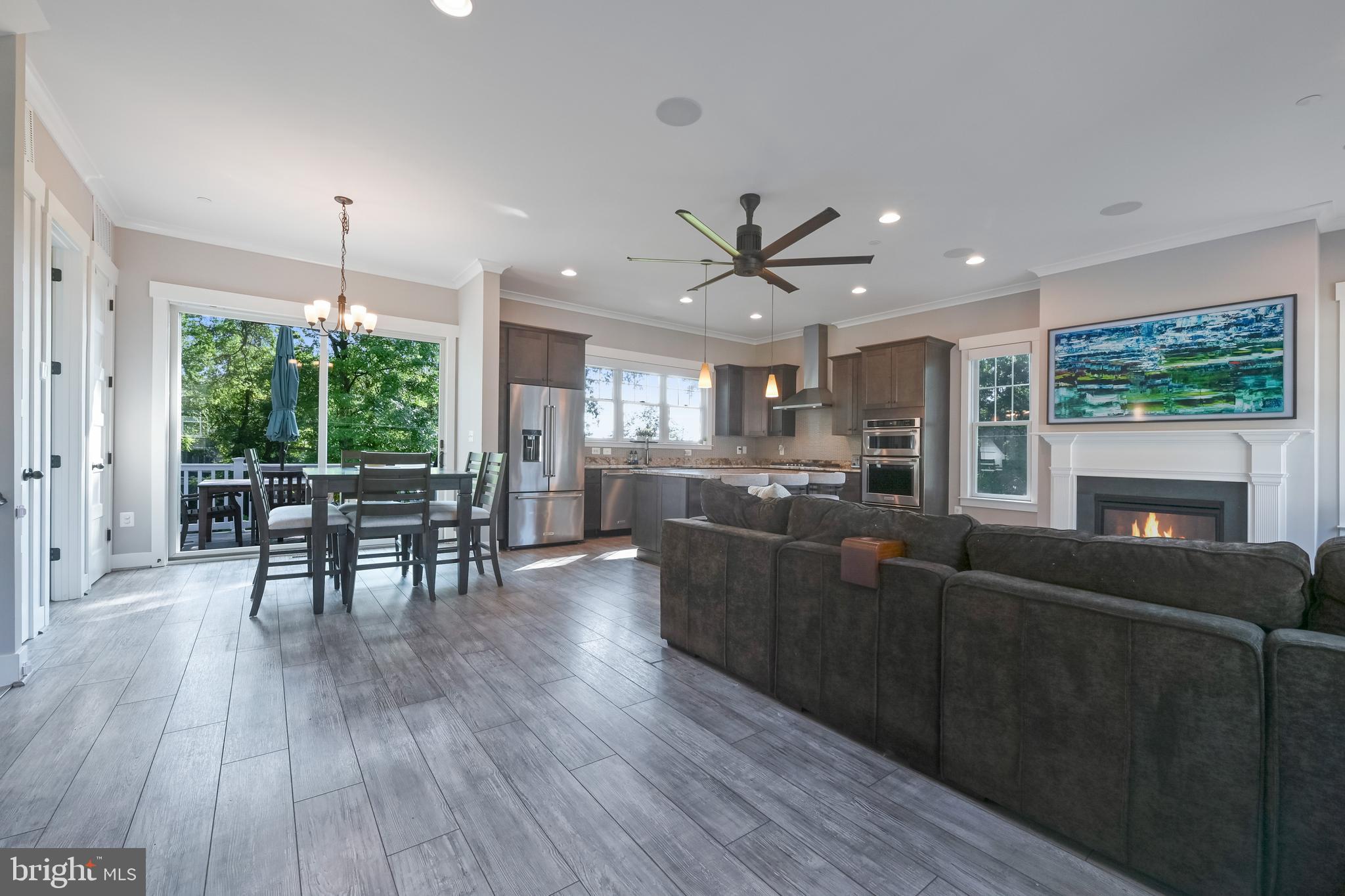 SELBY ON THE BAY - Residential