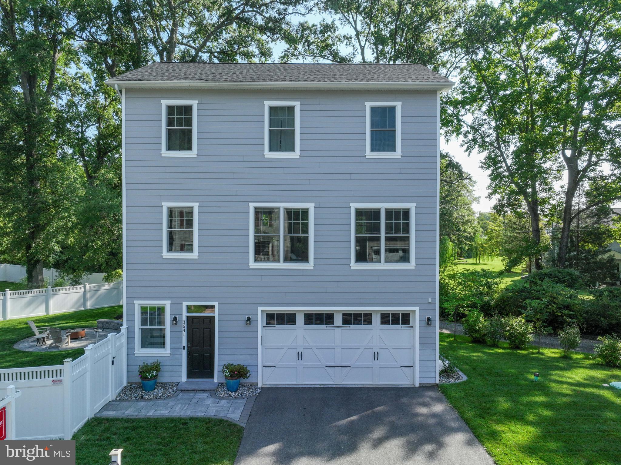 SELBY ON THE BAY - Residential