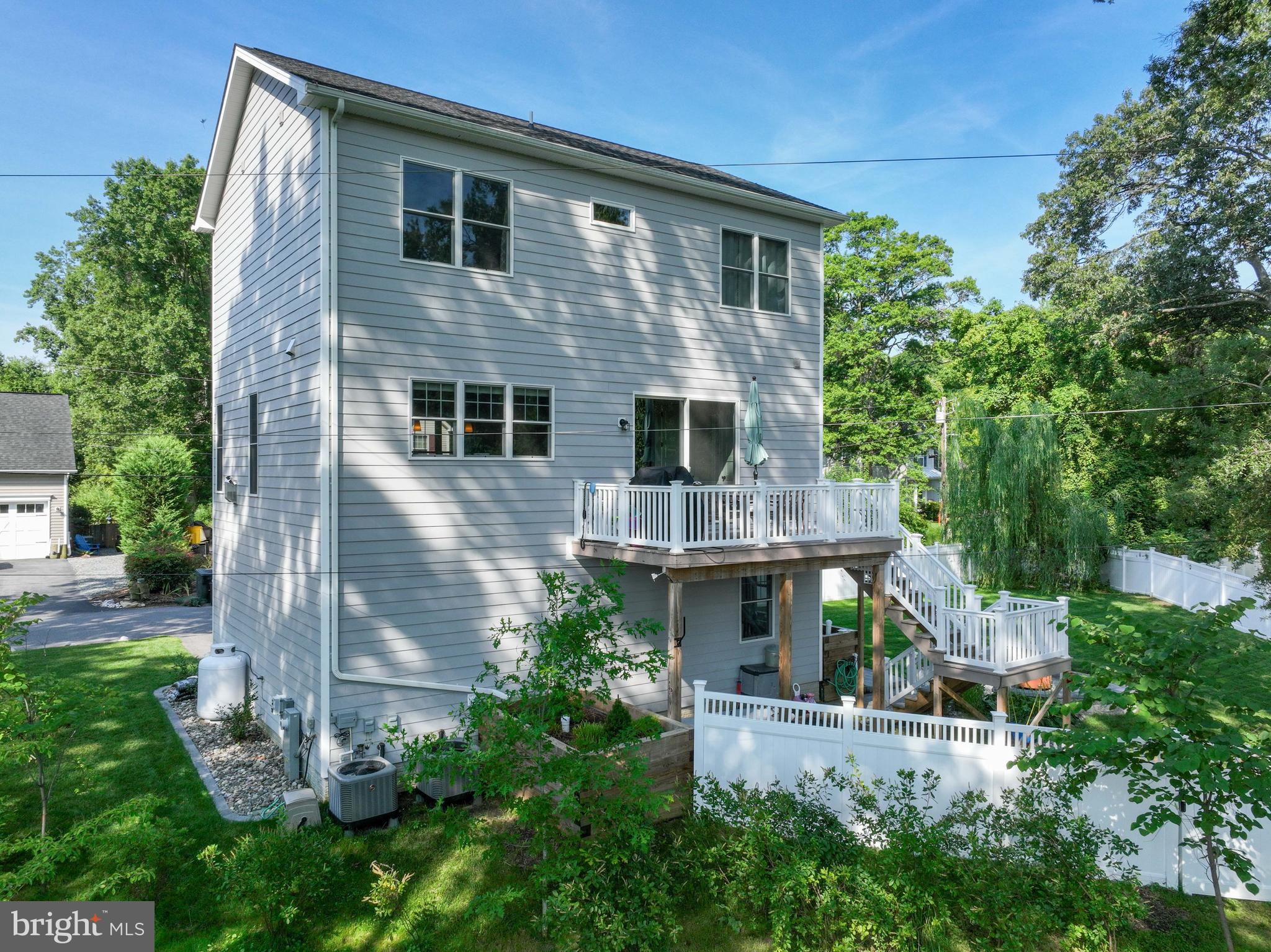 SELBY ON THE BAY - Residential