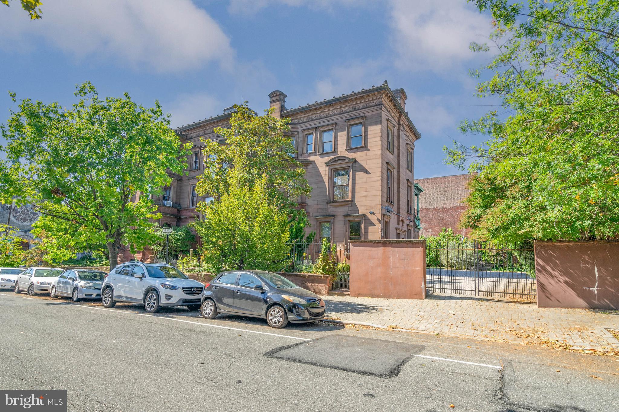 ART MUSEUM AREA - Residential
