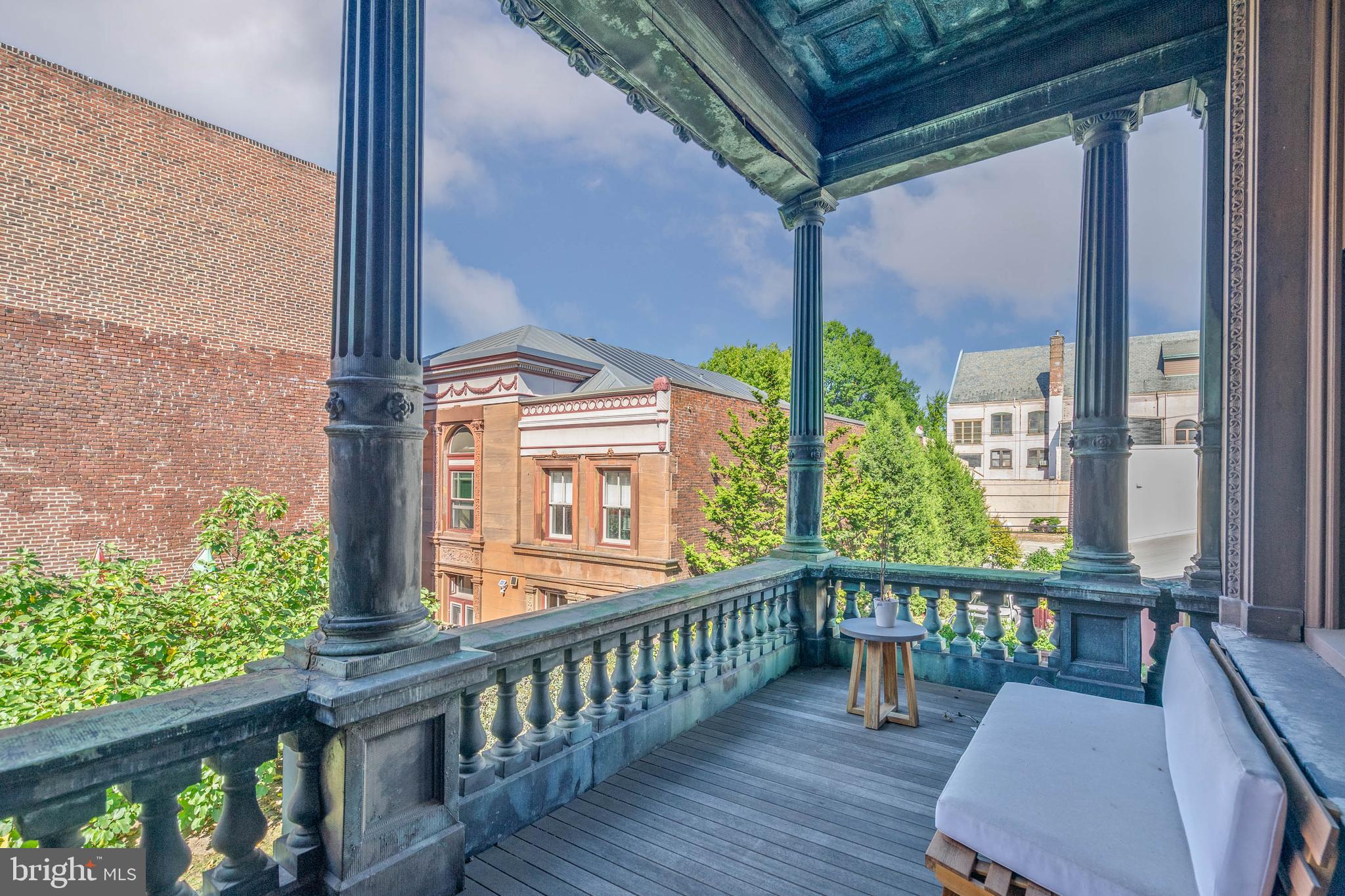 ART MUSEUM AREA - Residential