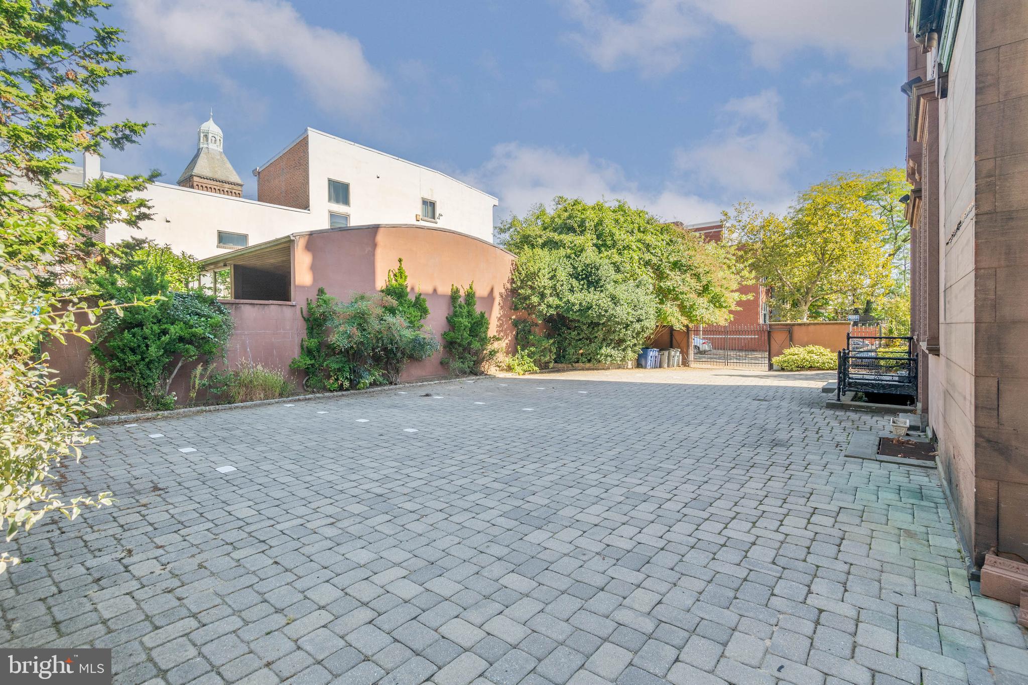 ART MUSEUM AREA - Residential