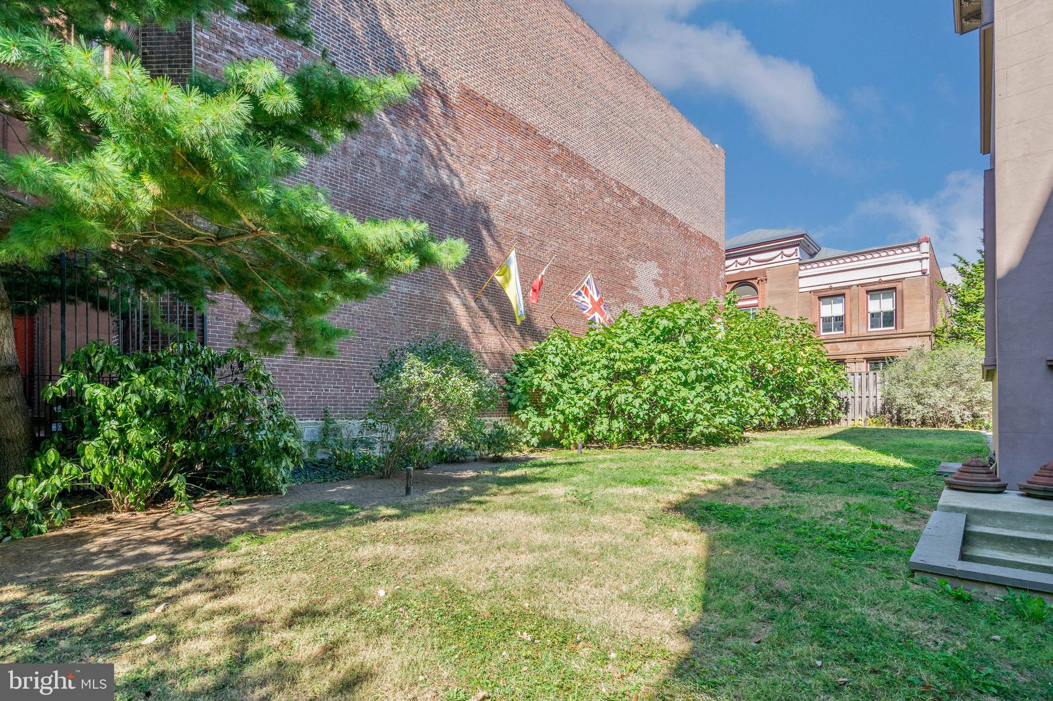 ART MUSEUM AREA - Residential