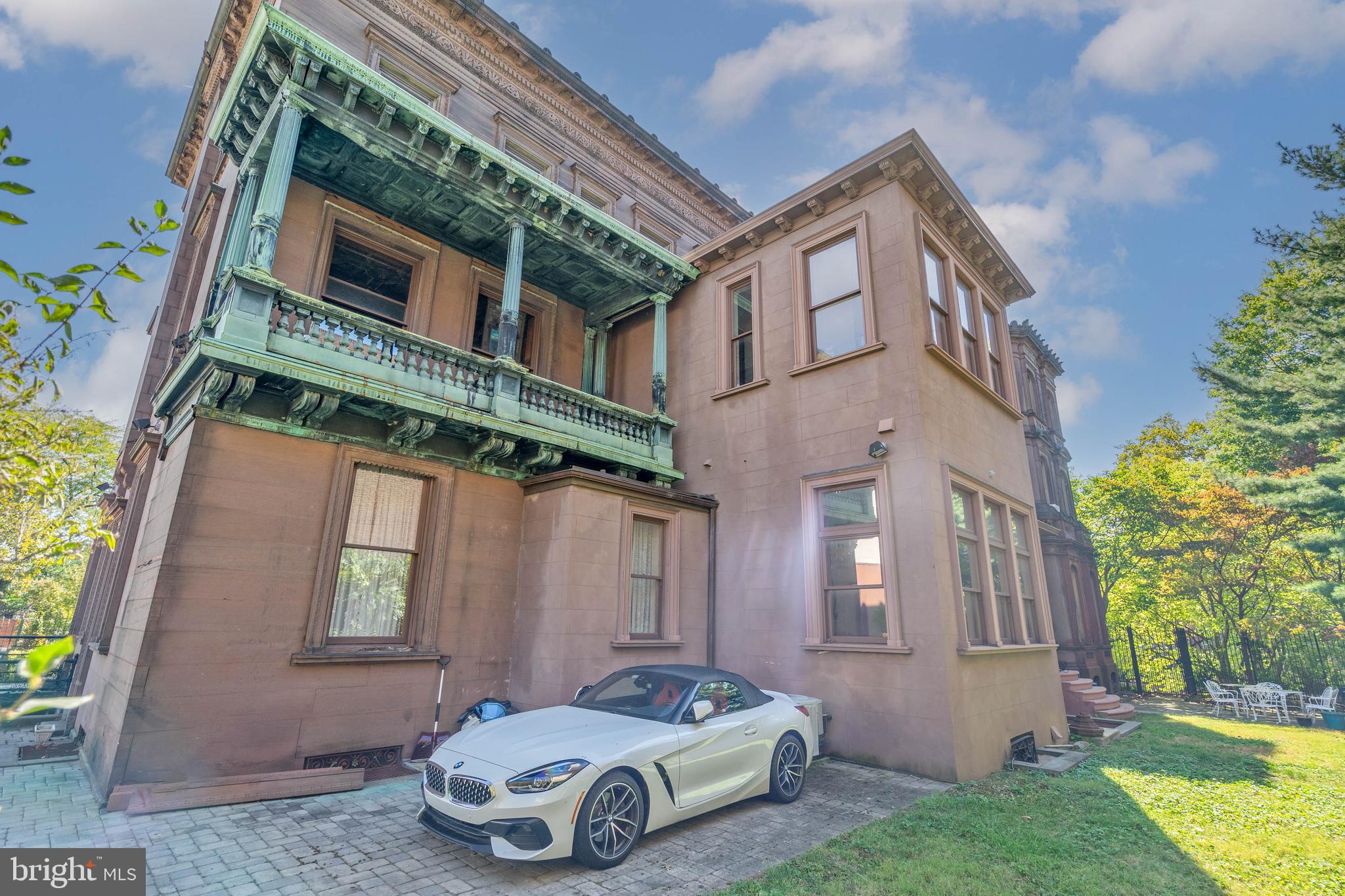 ART MUSEUM AREA - Residential