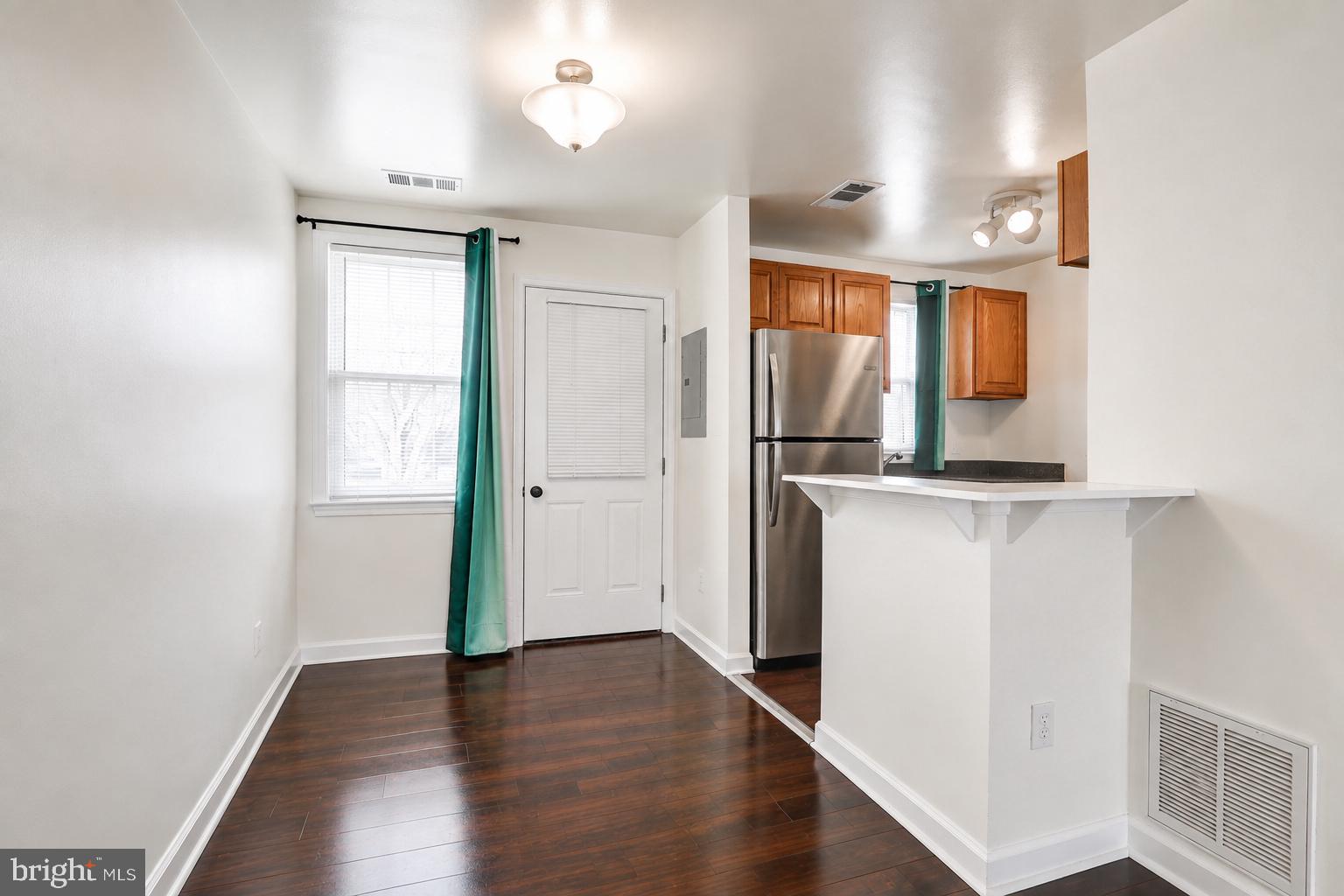 2512 KENT VILLAGE DRIVE