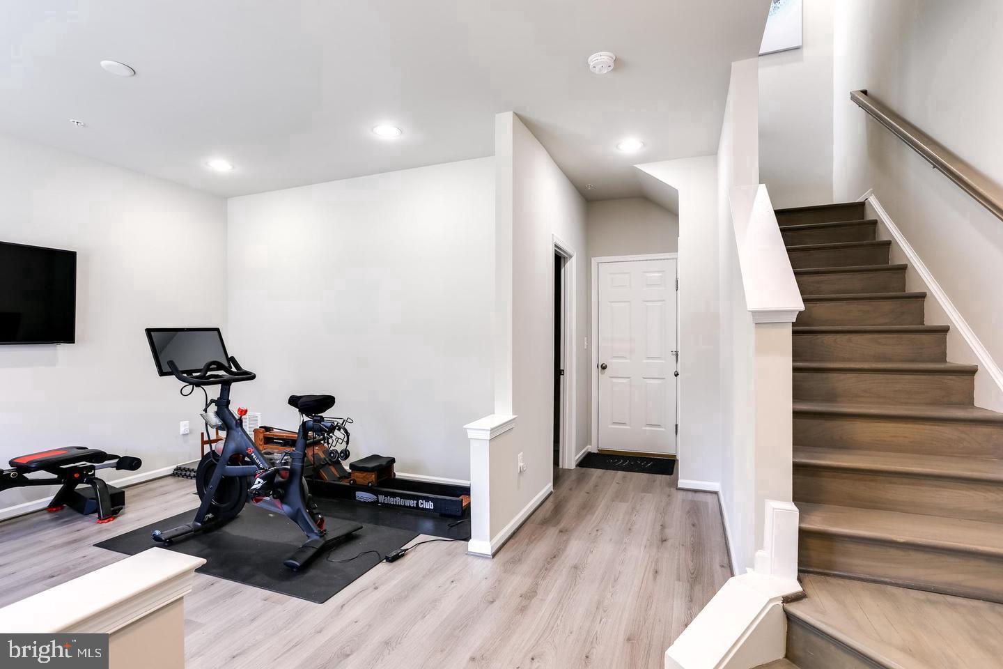 16233 COOLIDGE AVENUE