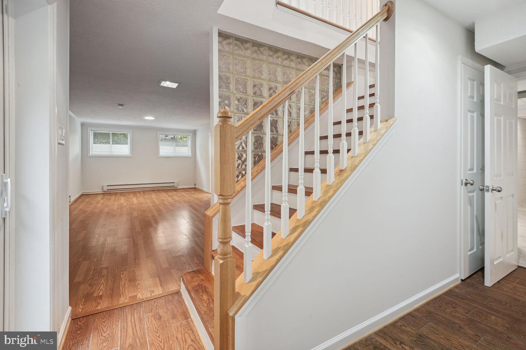 TULIP HILL - Residential