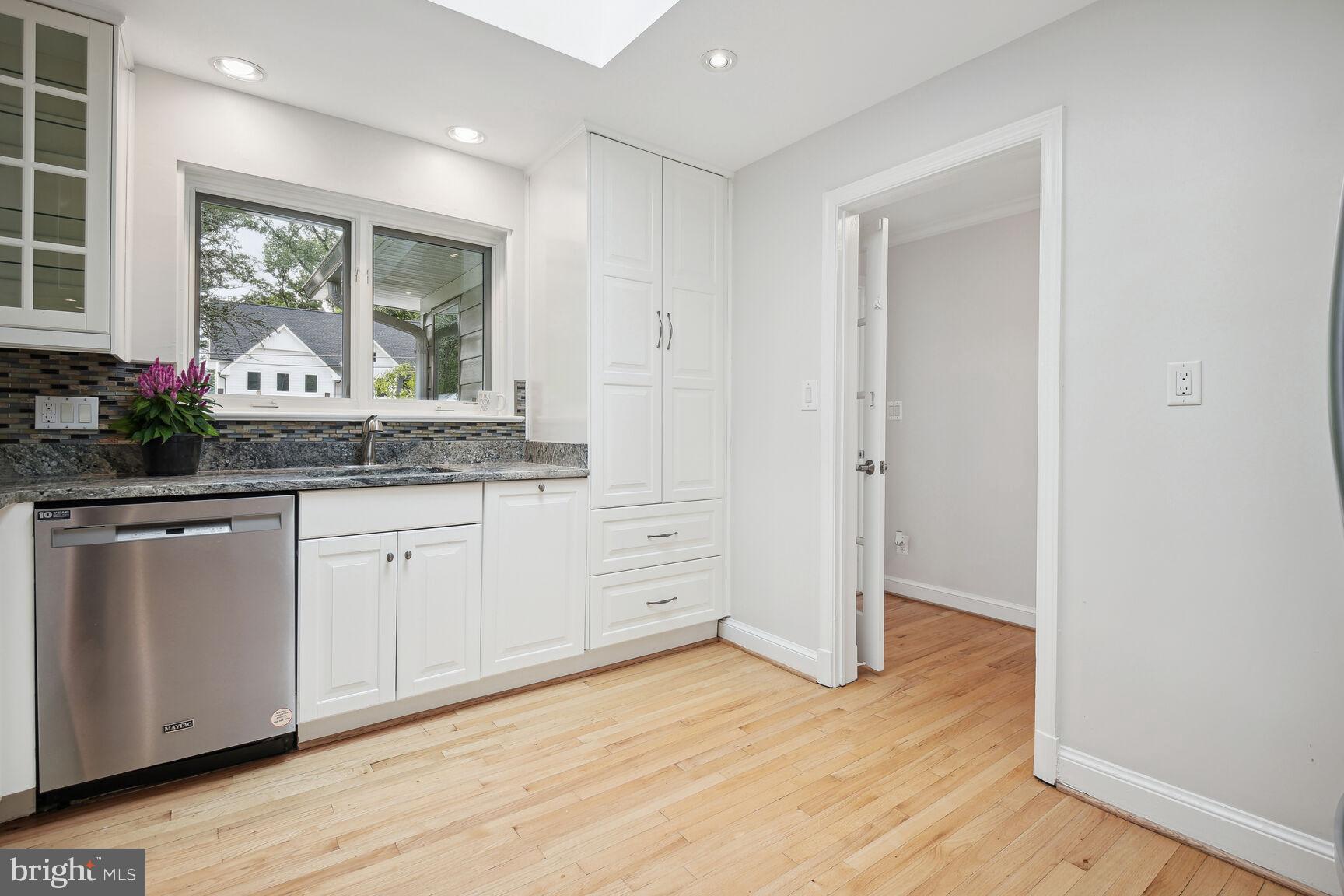 TULIP HILL - Residential