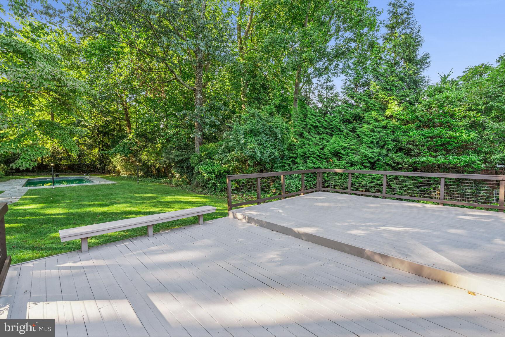 TULIP HILL - Residential