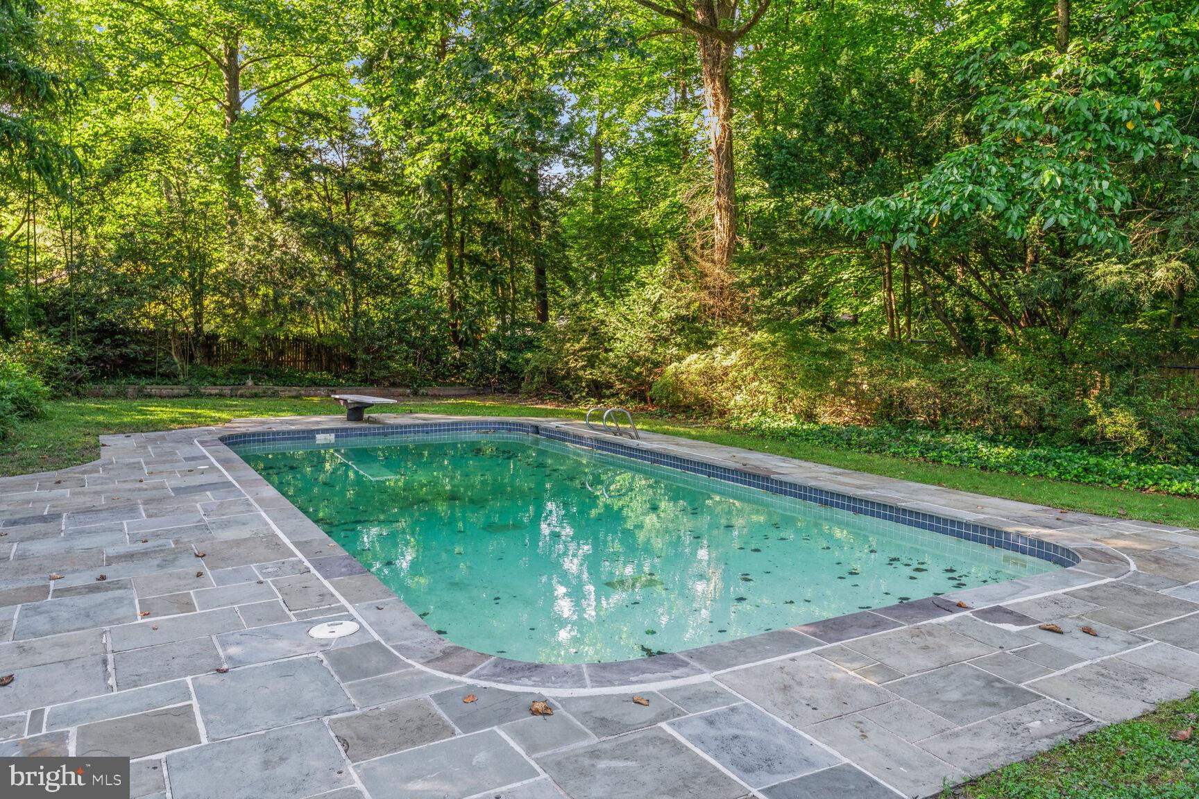 TULIP HILL - Residential