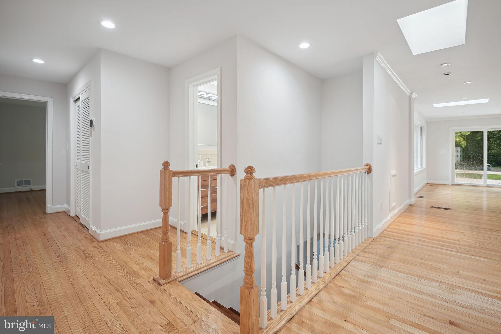 TULIP HILL - Residential