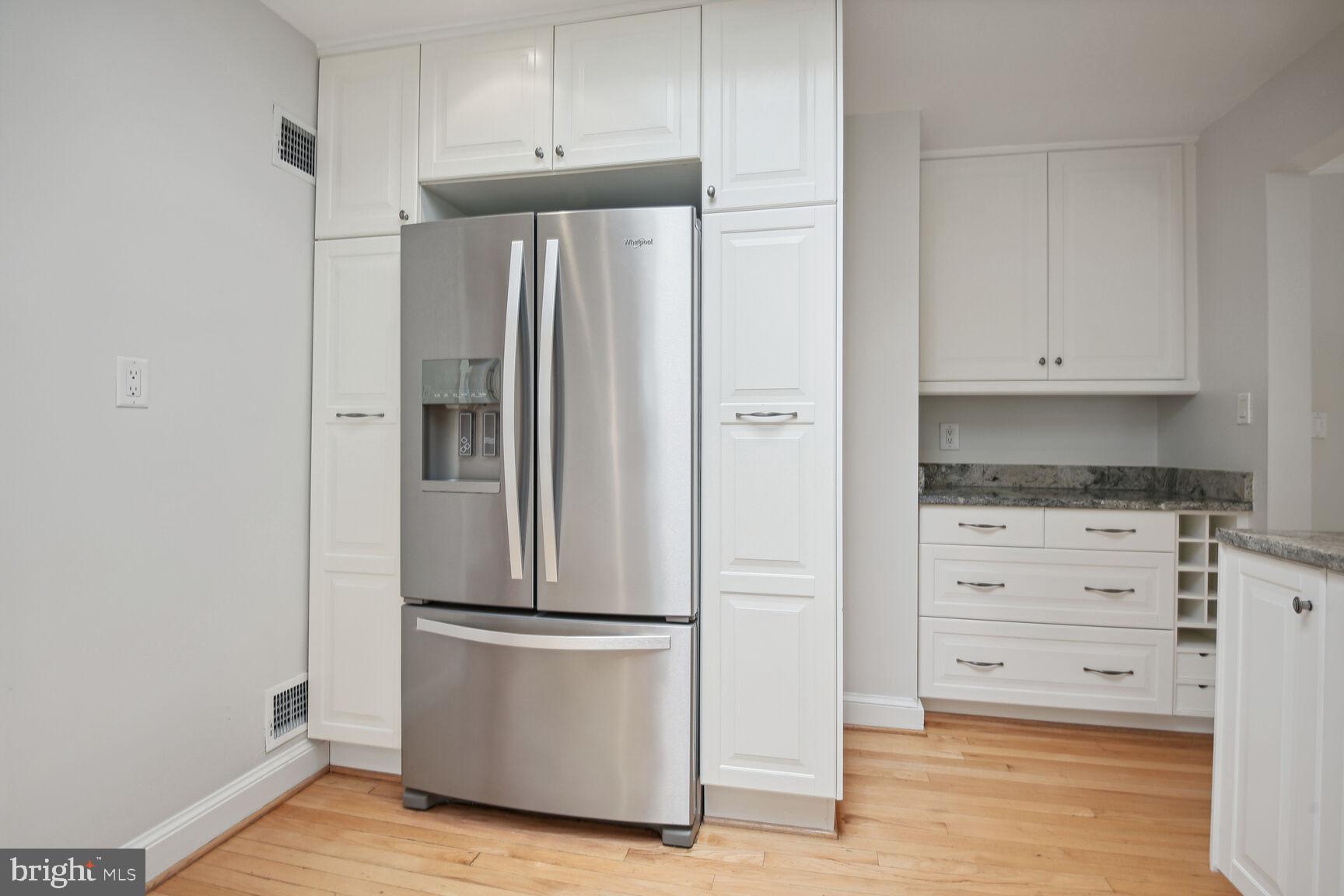 TULIP HILL - Residential