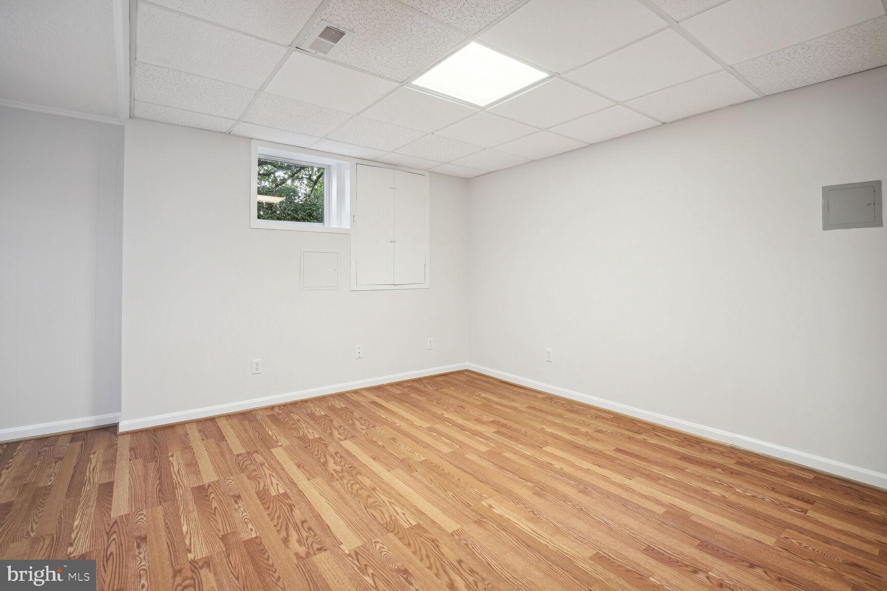 TULIP HILL - Residential