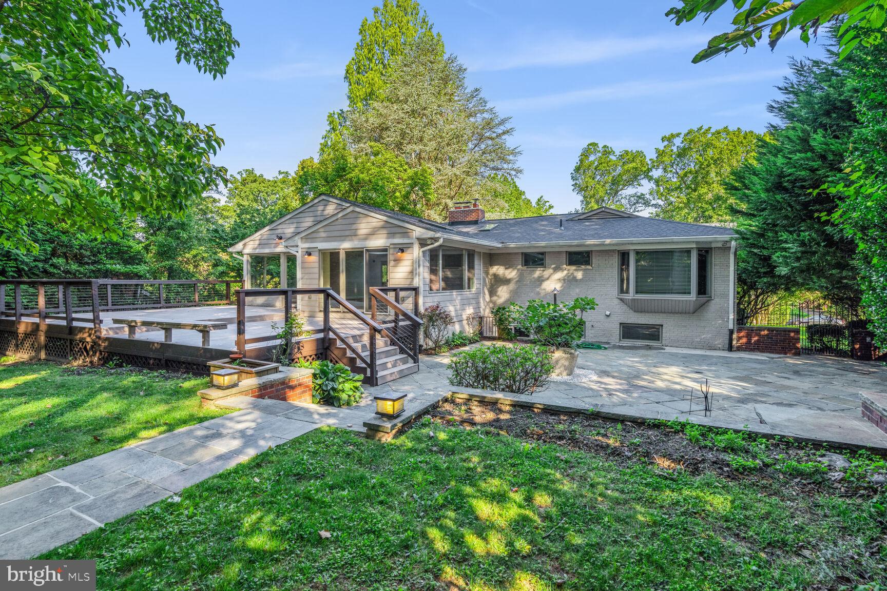 TULIP HILL - Residential