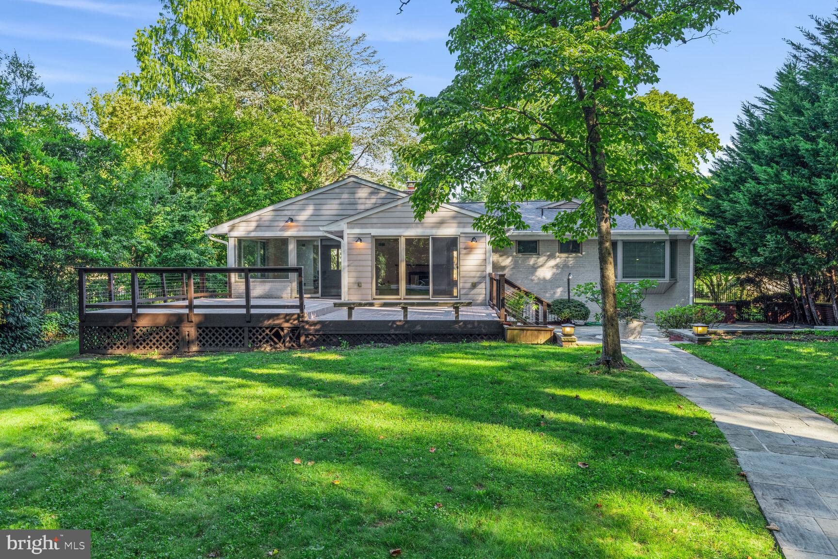 TULIP HILL - Residential