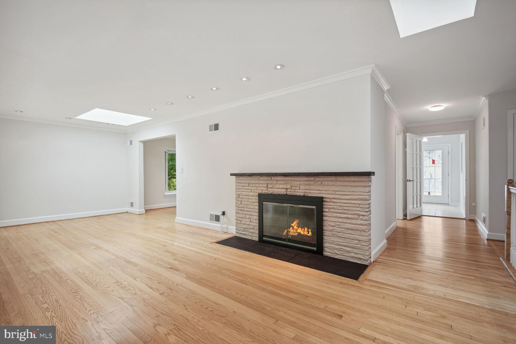 TULIP HILL - Residential