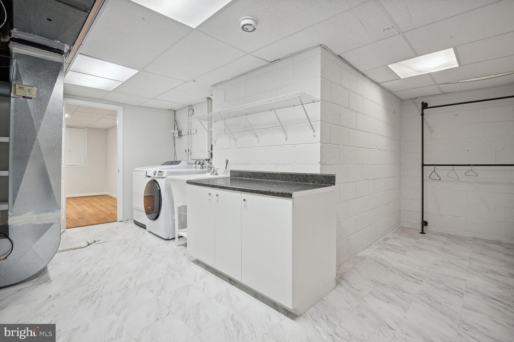 TULIP HILL - Residential