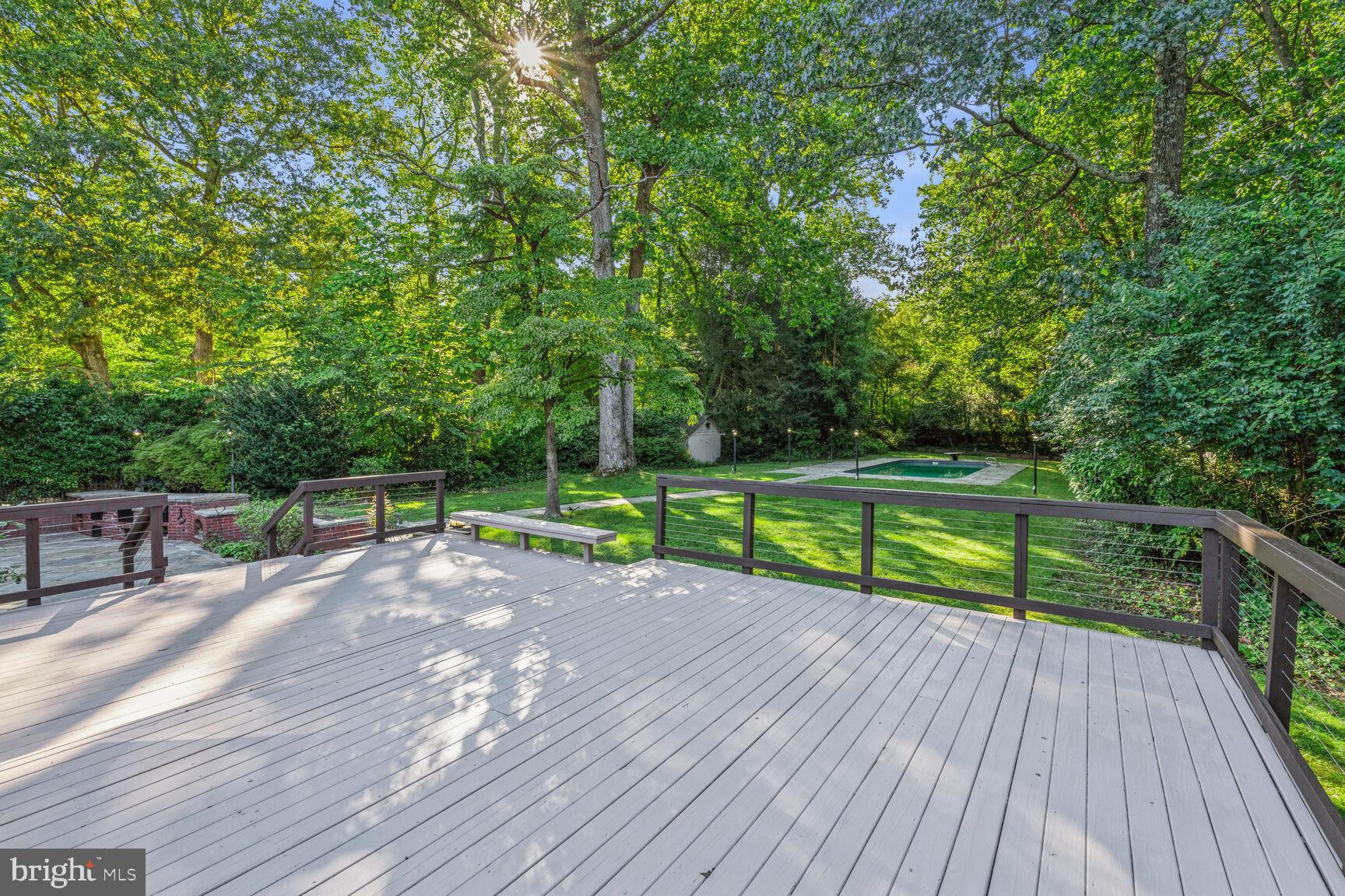 TULIP HILL - Residential