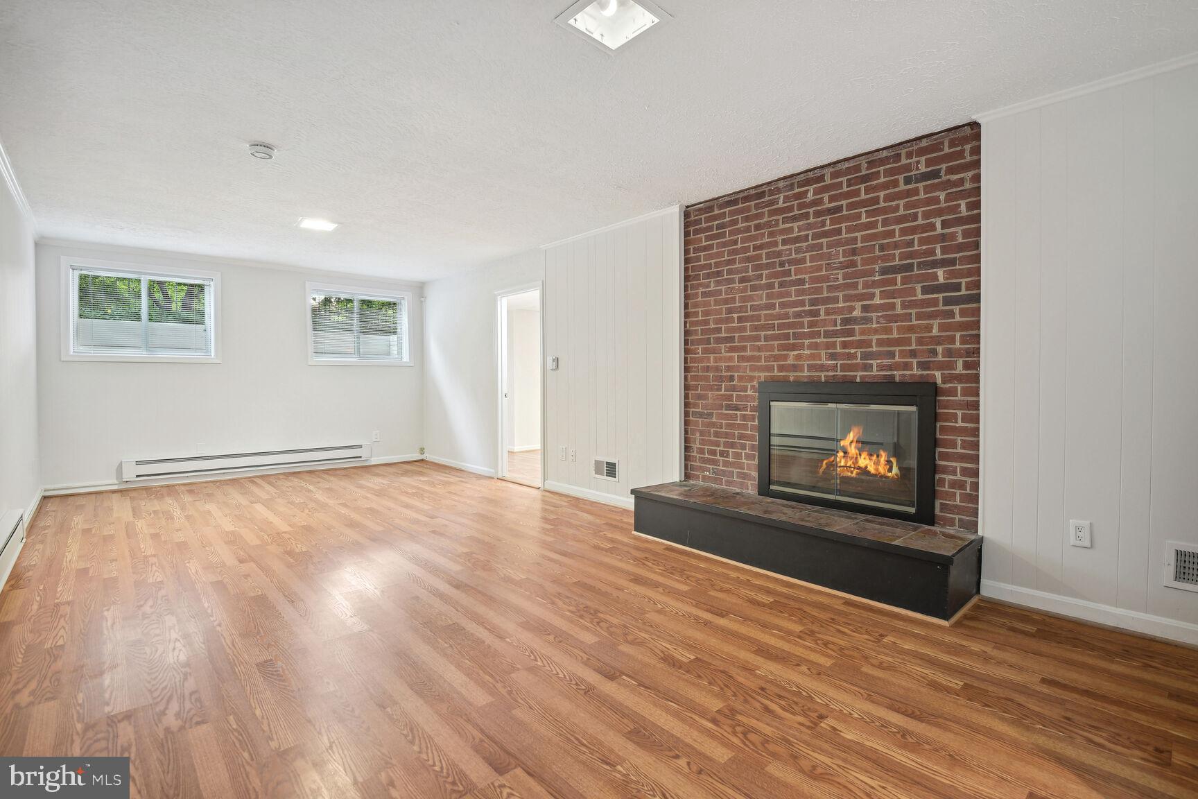 TULIP HILL - Residential