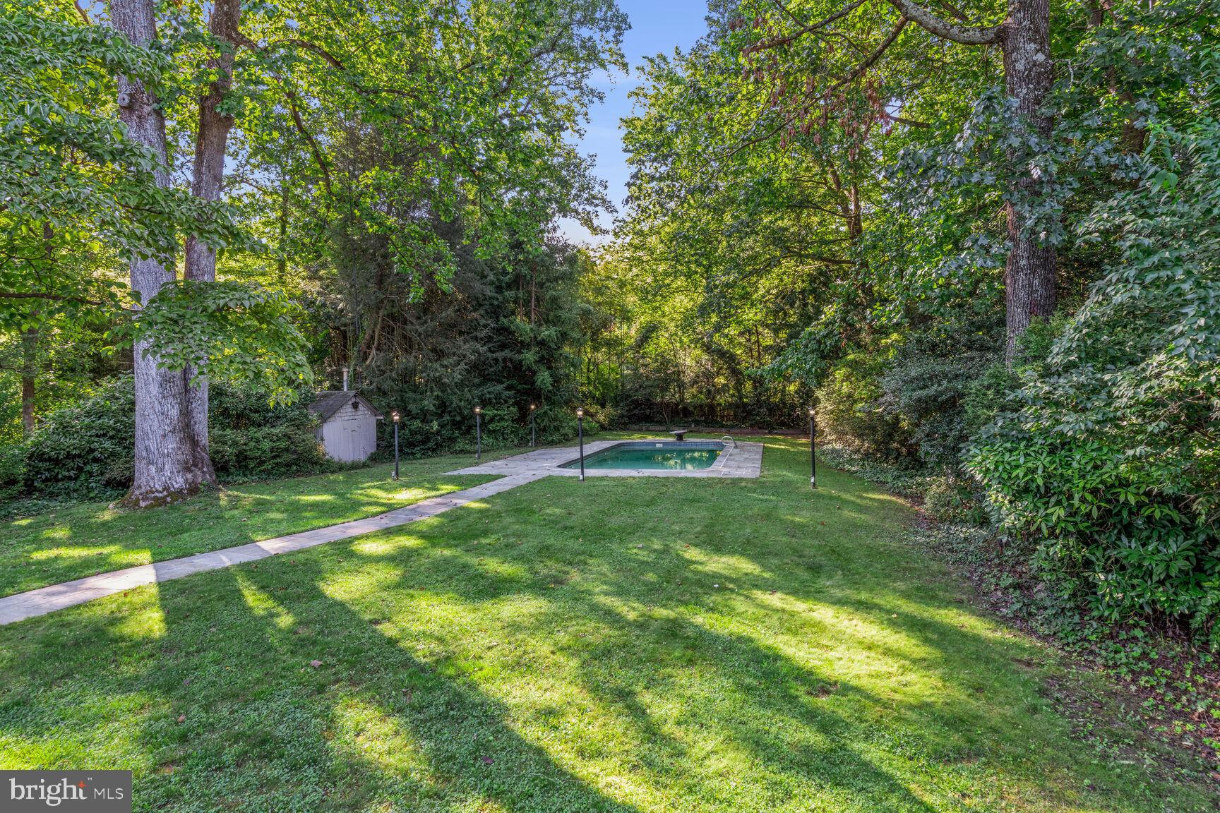 TULIP HILL - Residential