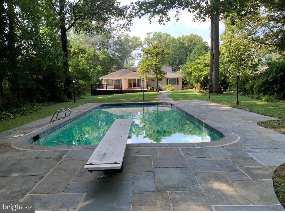 TULIP HILL - Residential