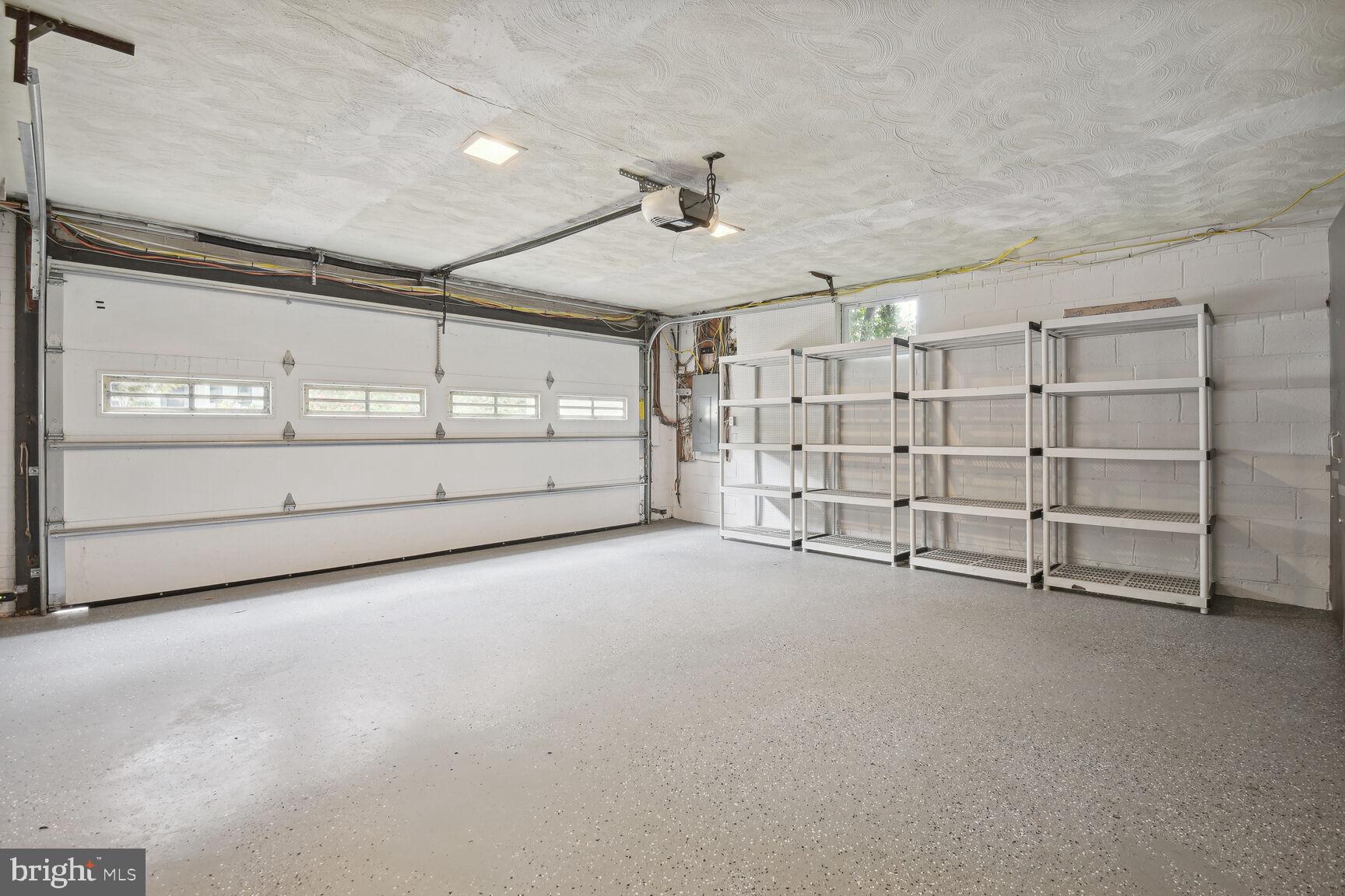 TULIP HILL - Residential