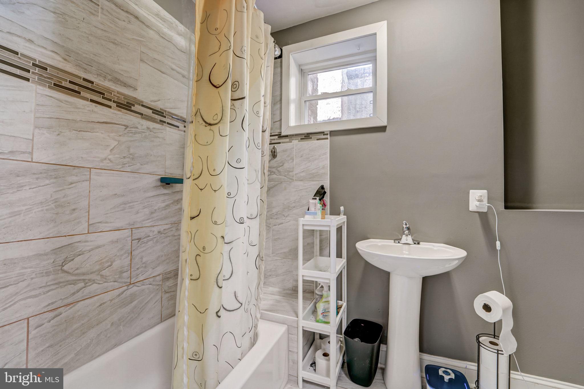 CHARLES VILLAGE - Residential