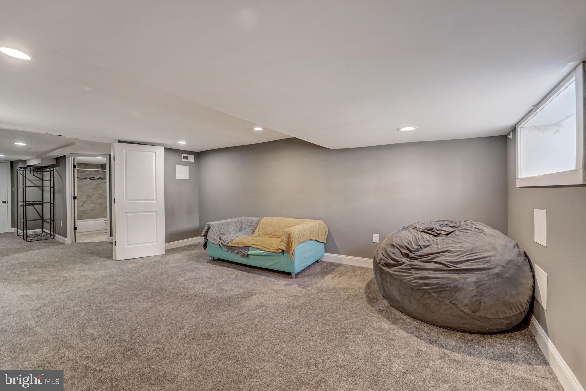 CHARLES VILLAGE - Residential