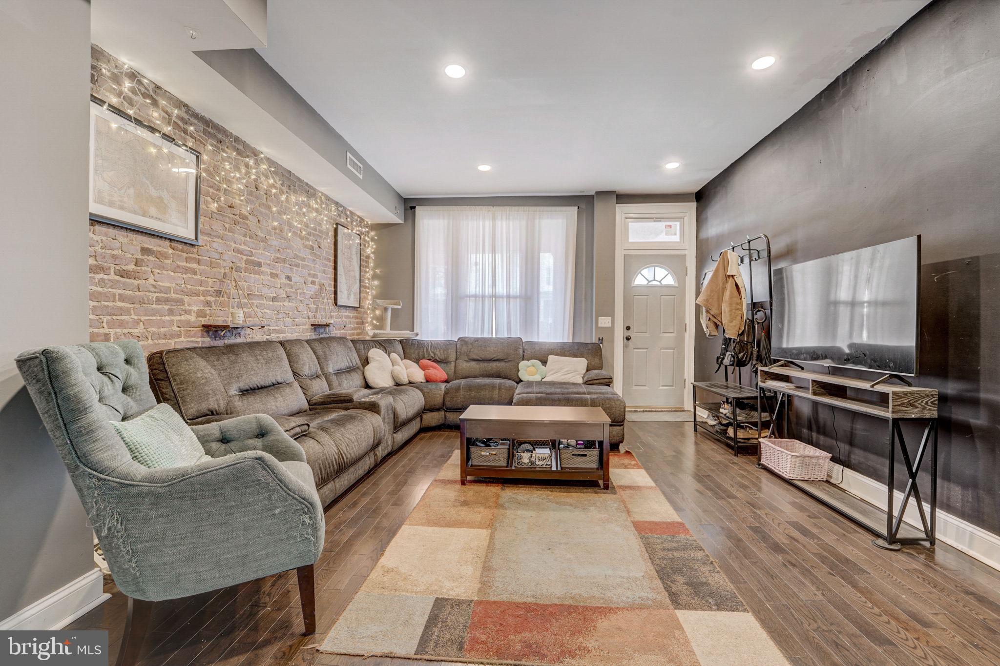 CHARLES VILLAGE - Residential