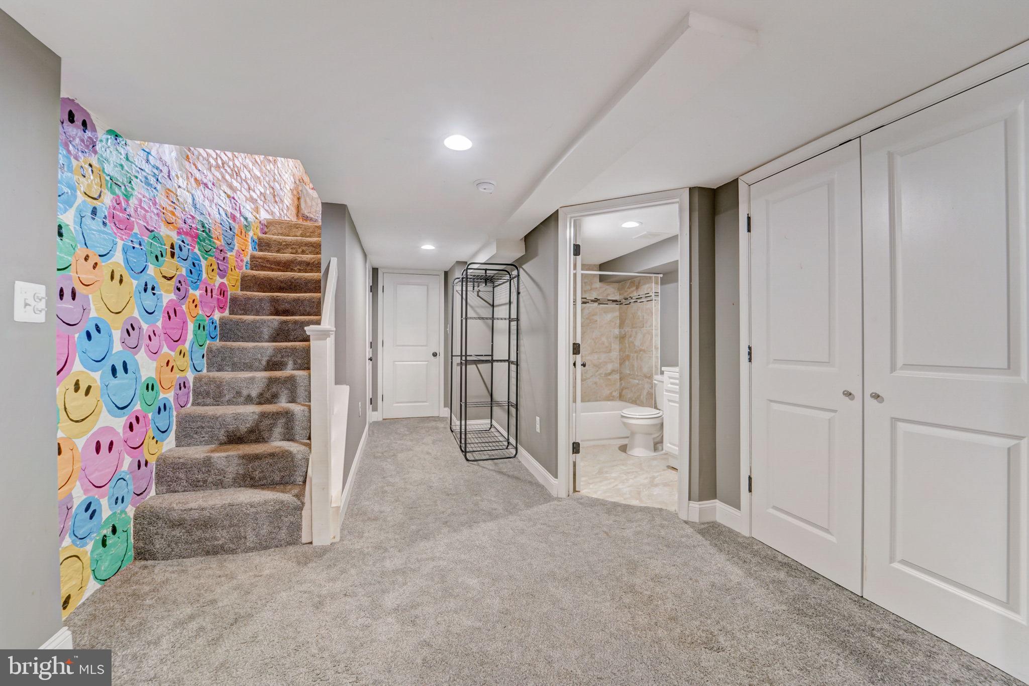 CHARLES VILLAGE - Residential