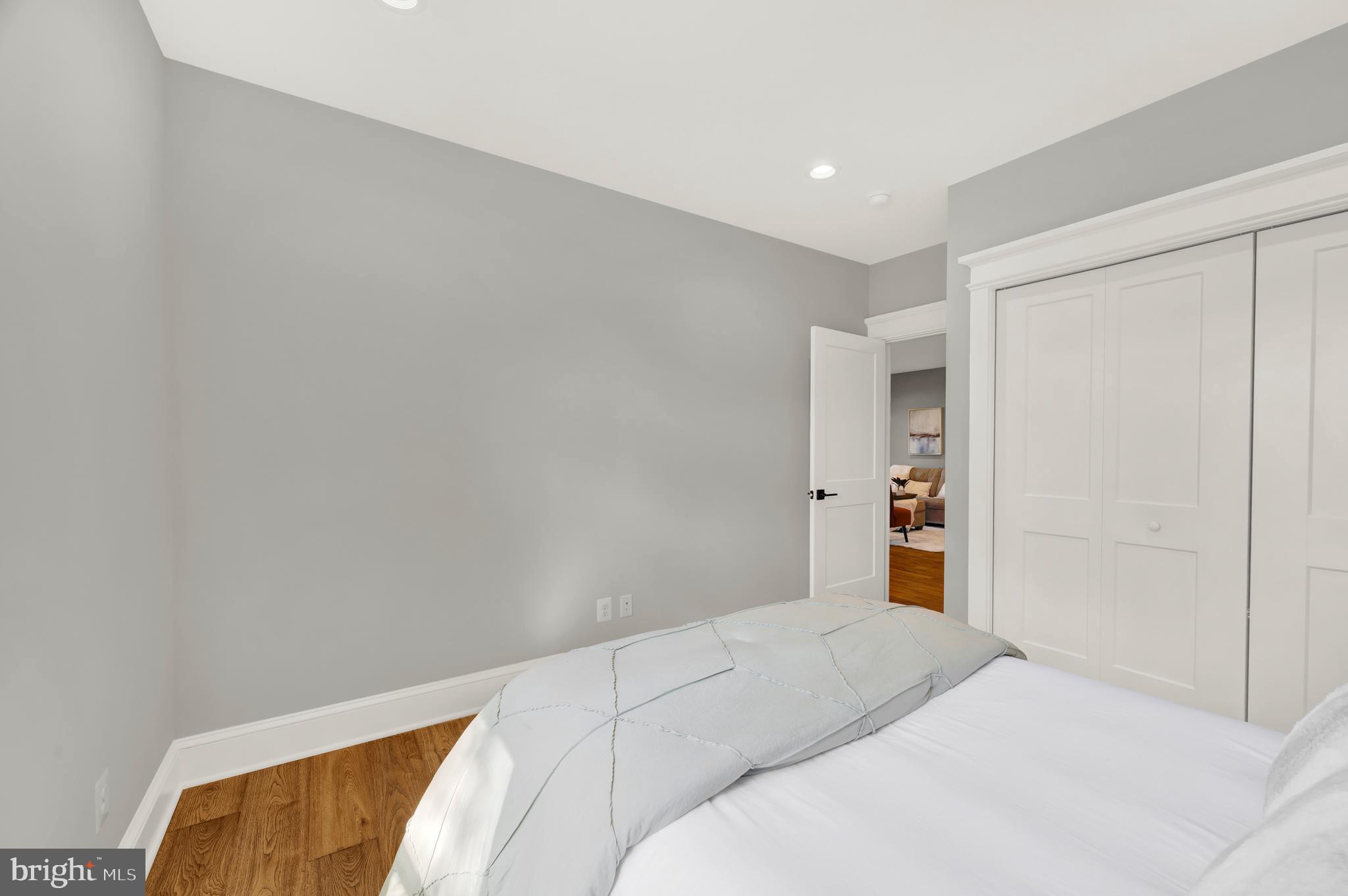 OAKLAWN - Residential