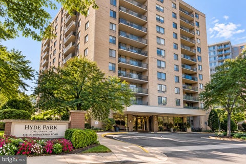 Photo of 4141 N Henderson Road #307, ARLINGTON, VA 22203 (MLS # VAAR2080066)