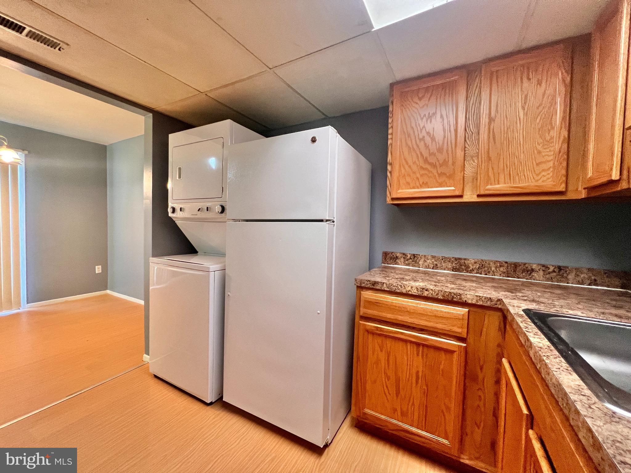 SUNRISE CONDOMINIUMS - Residential Lease