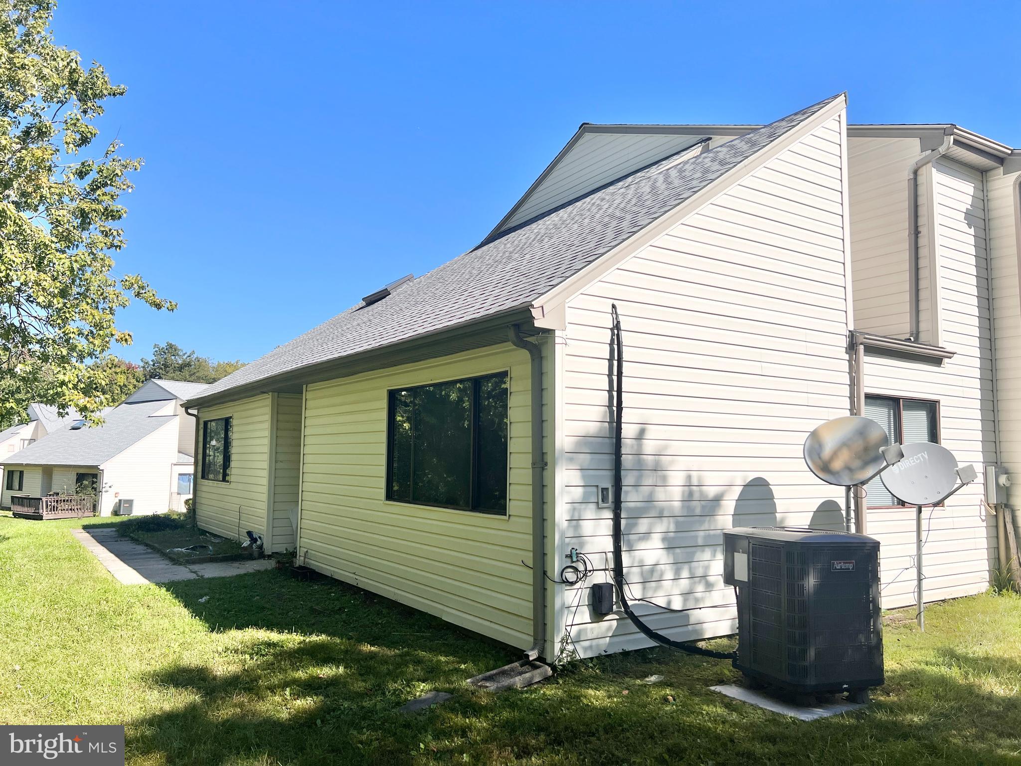 SUNRISE CONDOMINIUMS - Residential Lease