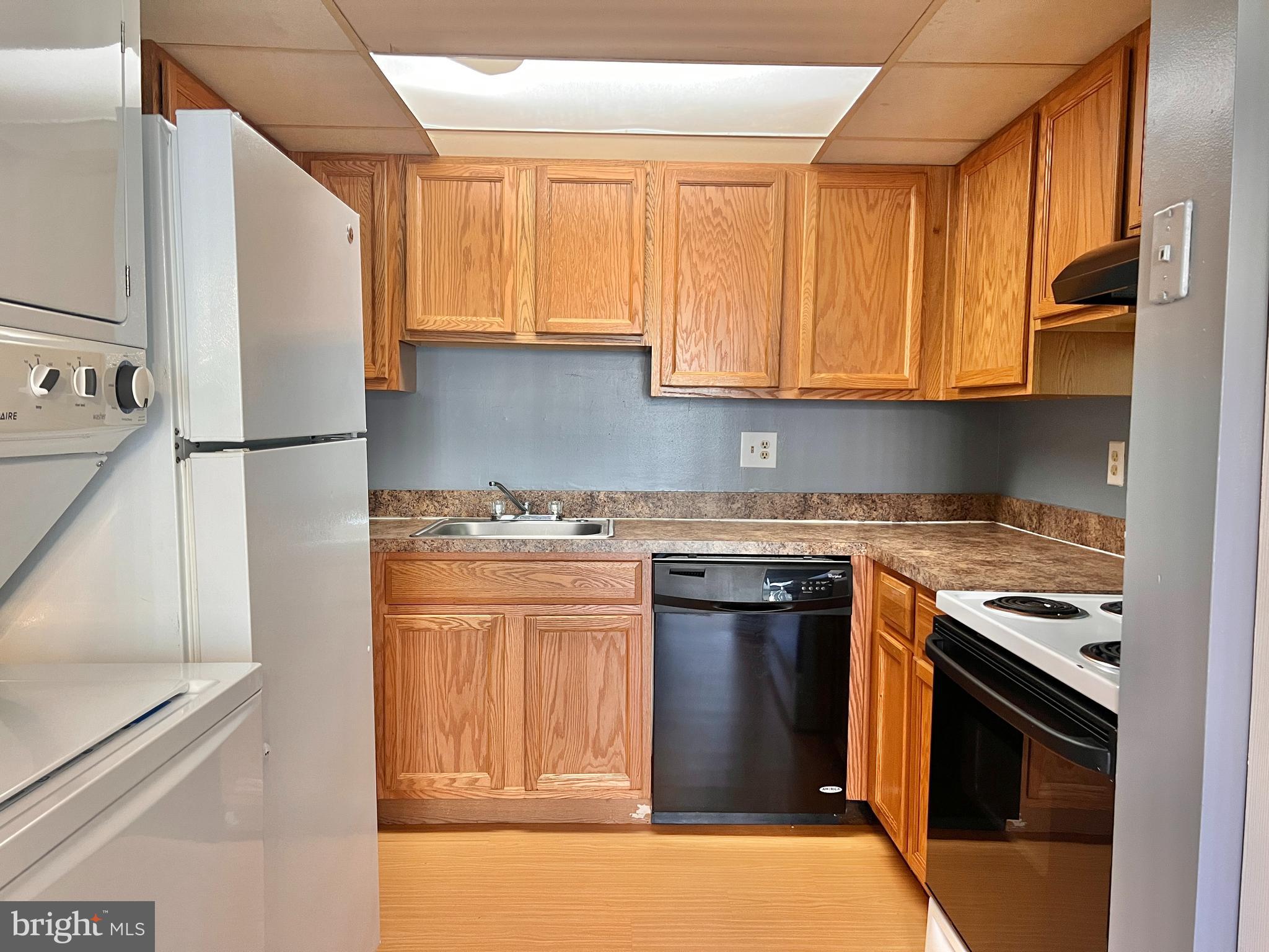 SUNRISE CONDOMINIUMS - Residential Lease