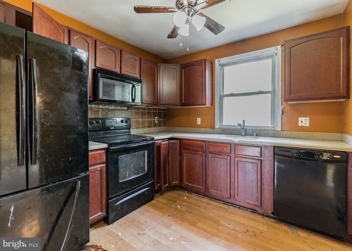 CALVERT TOWNE TOWNHOUSES - Residential