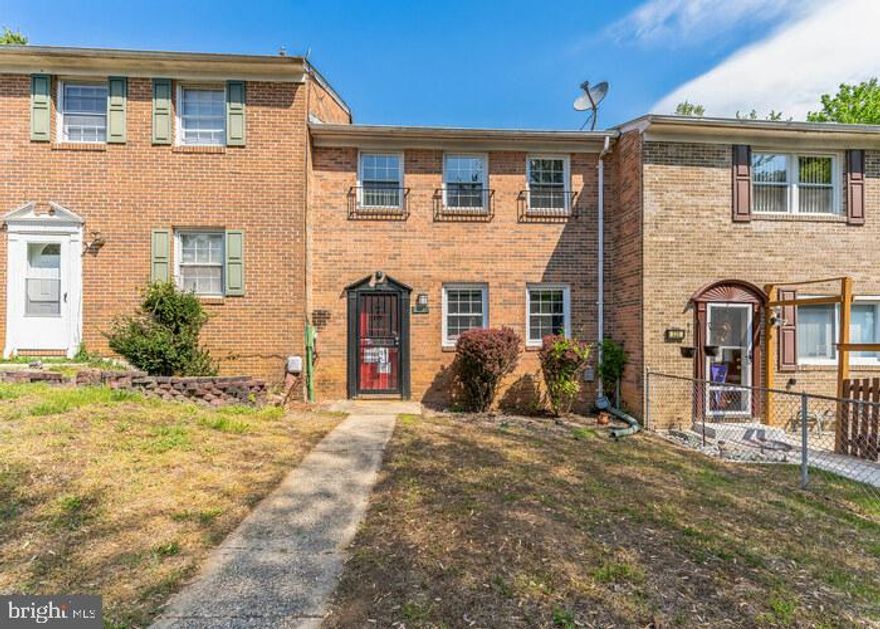 Built in 1974, this attached townhome offers approximately 1232 finished square
feet, three bedrooms, one full and one half bath, unfinished basement and
rear deck. This home sits on an approximate 2387 sqft lot. This home needs a
little TLC.