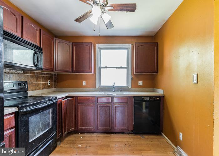 CALVERT TOWNE TOWNHOUSES - Residential