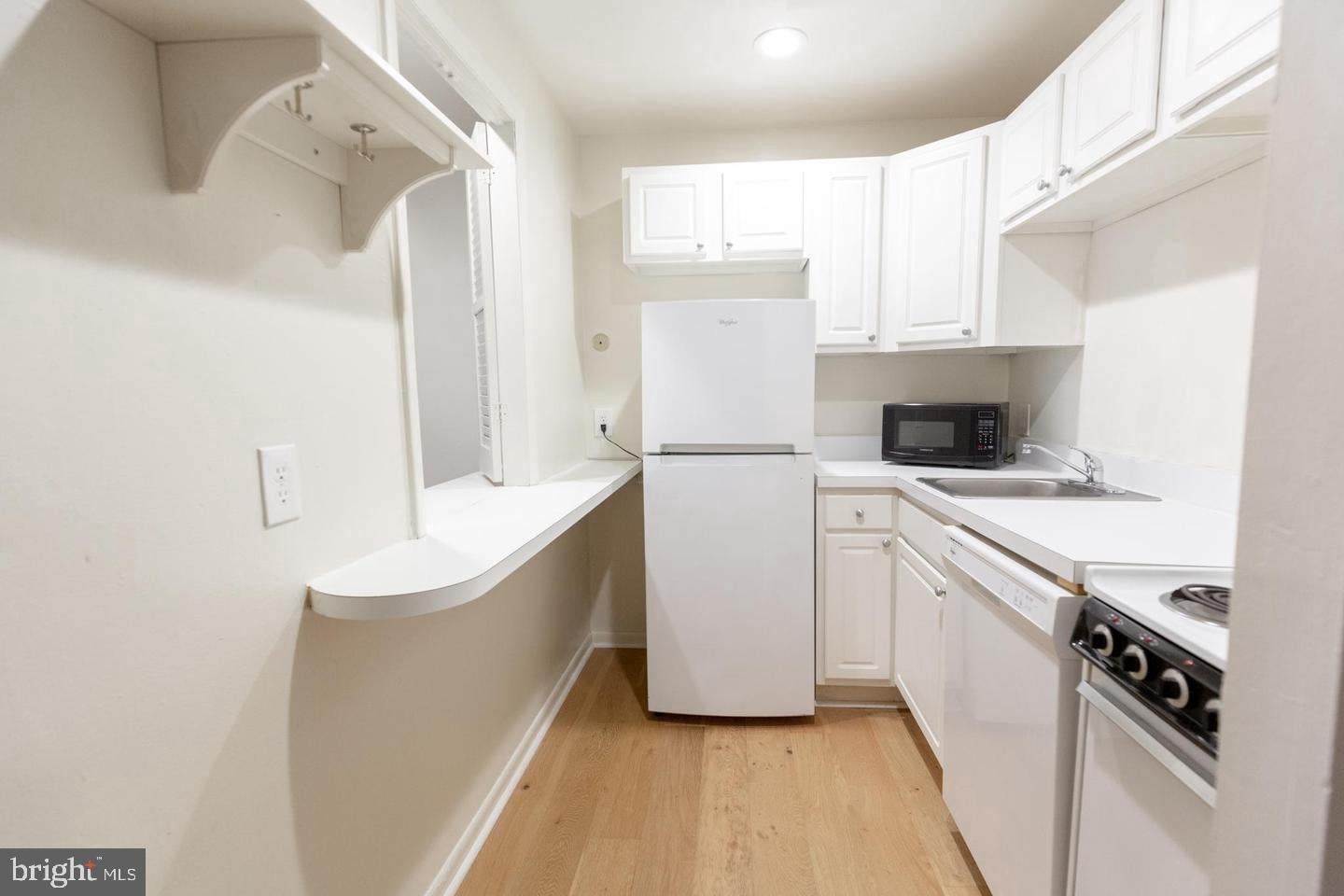 2311 SPRUCE STREET 204