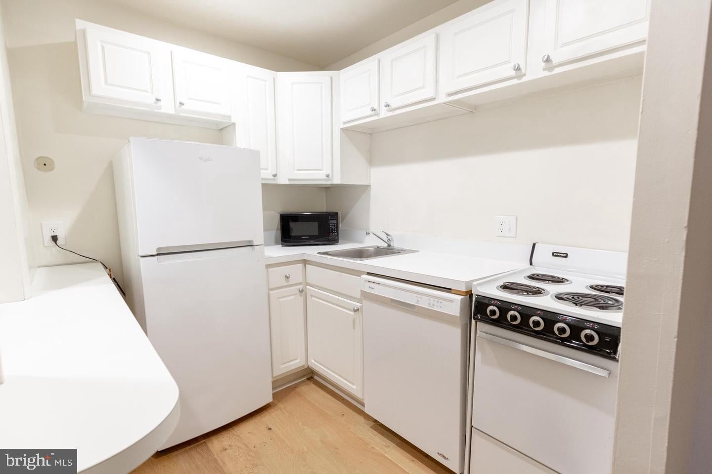 2311 SPRUCE STREET 204