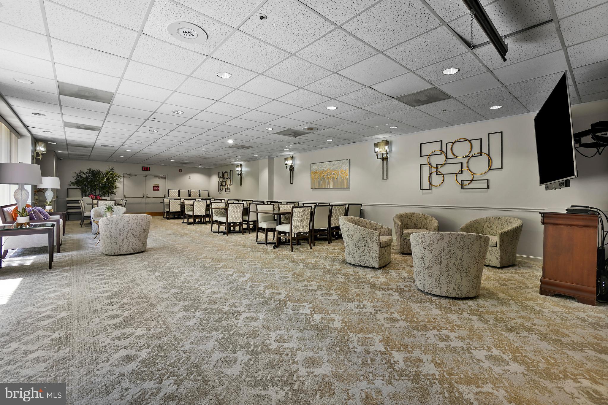 LEISURE WORLD - Residential