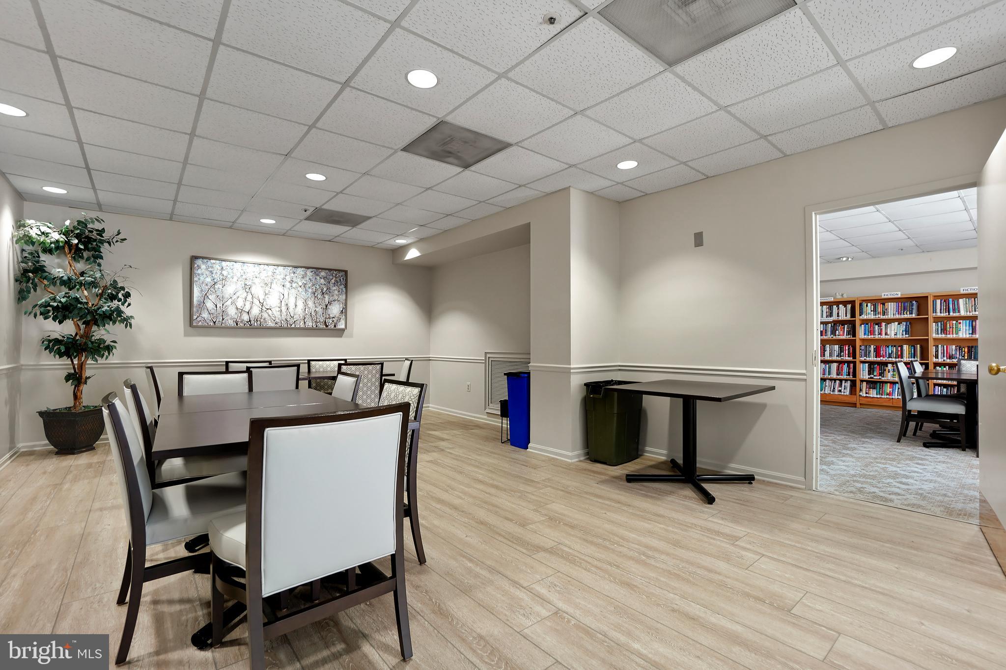 LEISURE WORLD - Residential